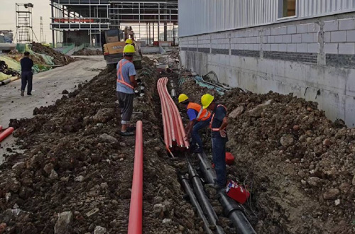 淮南工厂监控外围管道预埋施工